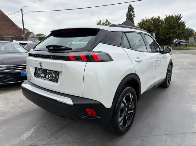Peugeot 2008 view 5