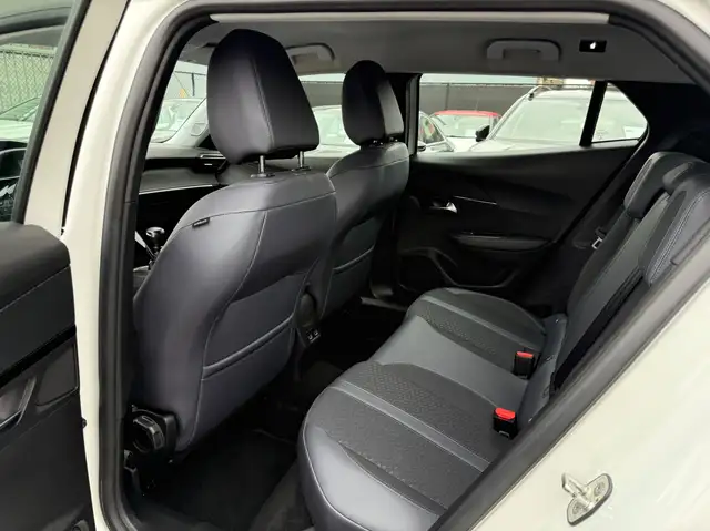 Peugeot 2008 view 15