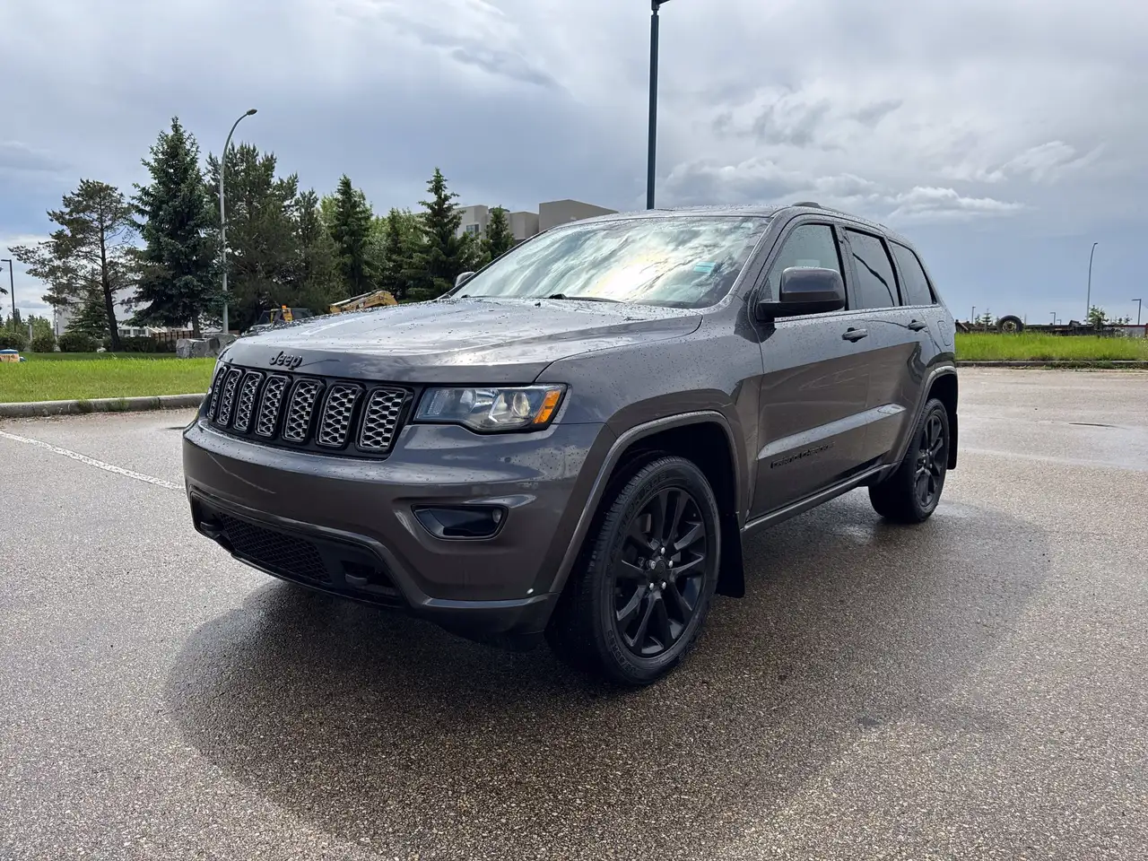 Jeep Grand Cherokee снимка Jeep Grand Cherokee