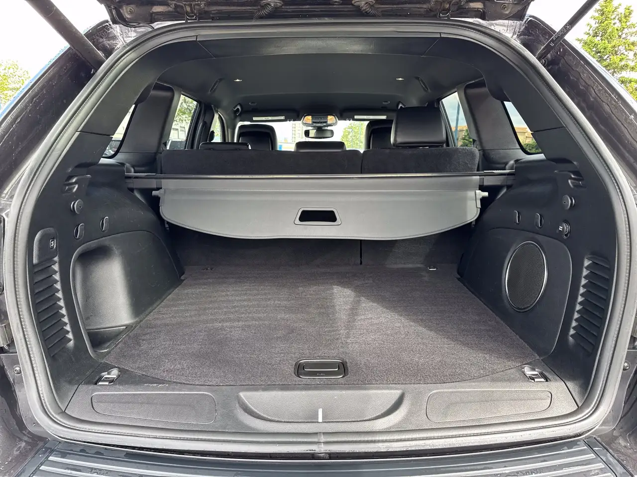 Jeep Grand Cherokee снимка Jeep Grand Cherokee