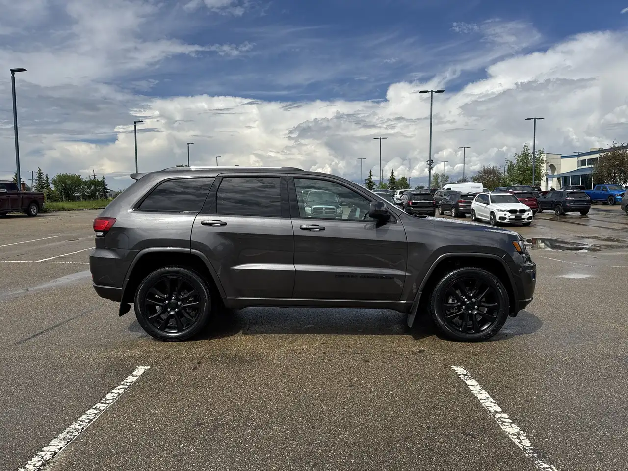 Jeep Grand Cherokee снимка Jeep Grand Cherokee