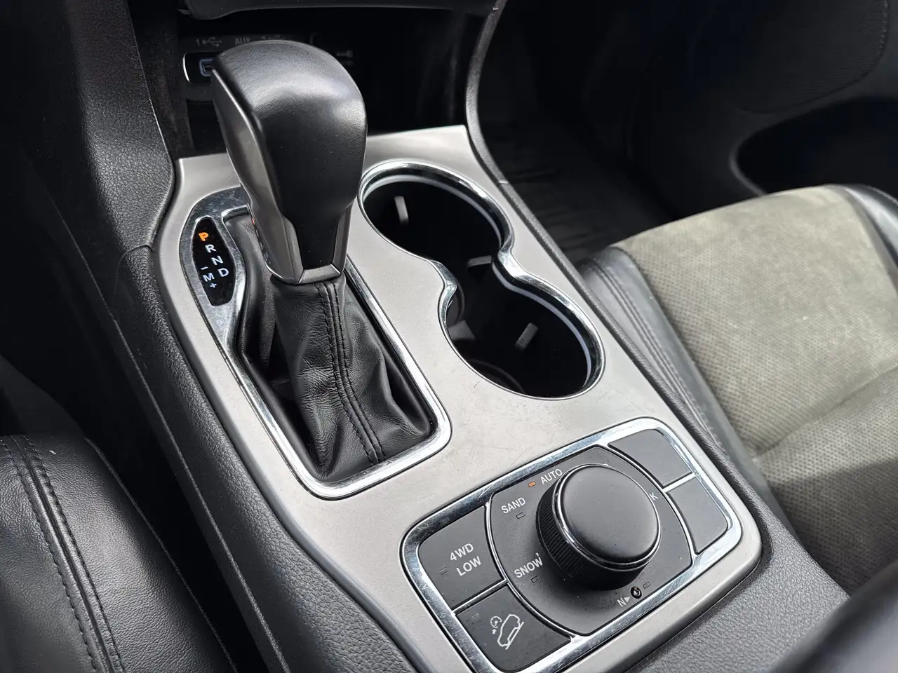 Jeep Grand Cherokee снимка Jeep Grand Cherokee