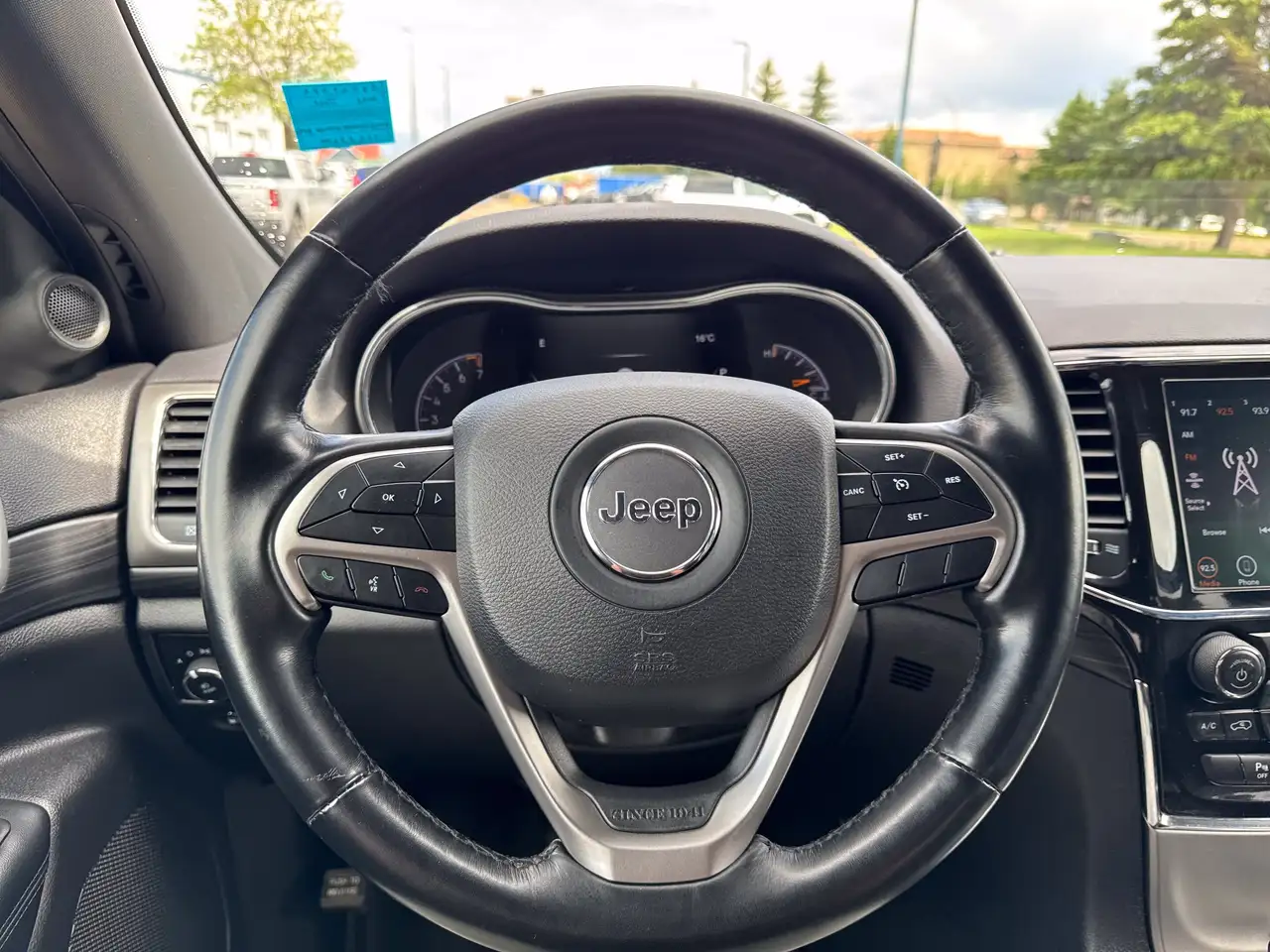 Jeep Grand Cherokee снимка Jeep Grand Cherokee