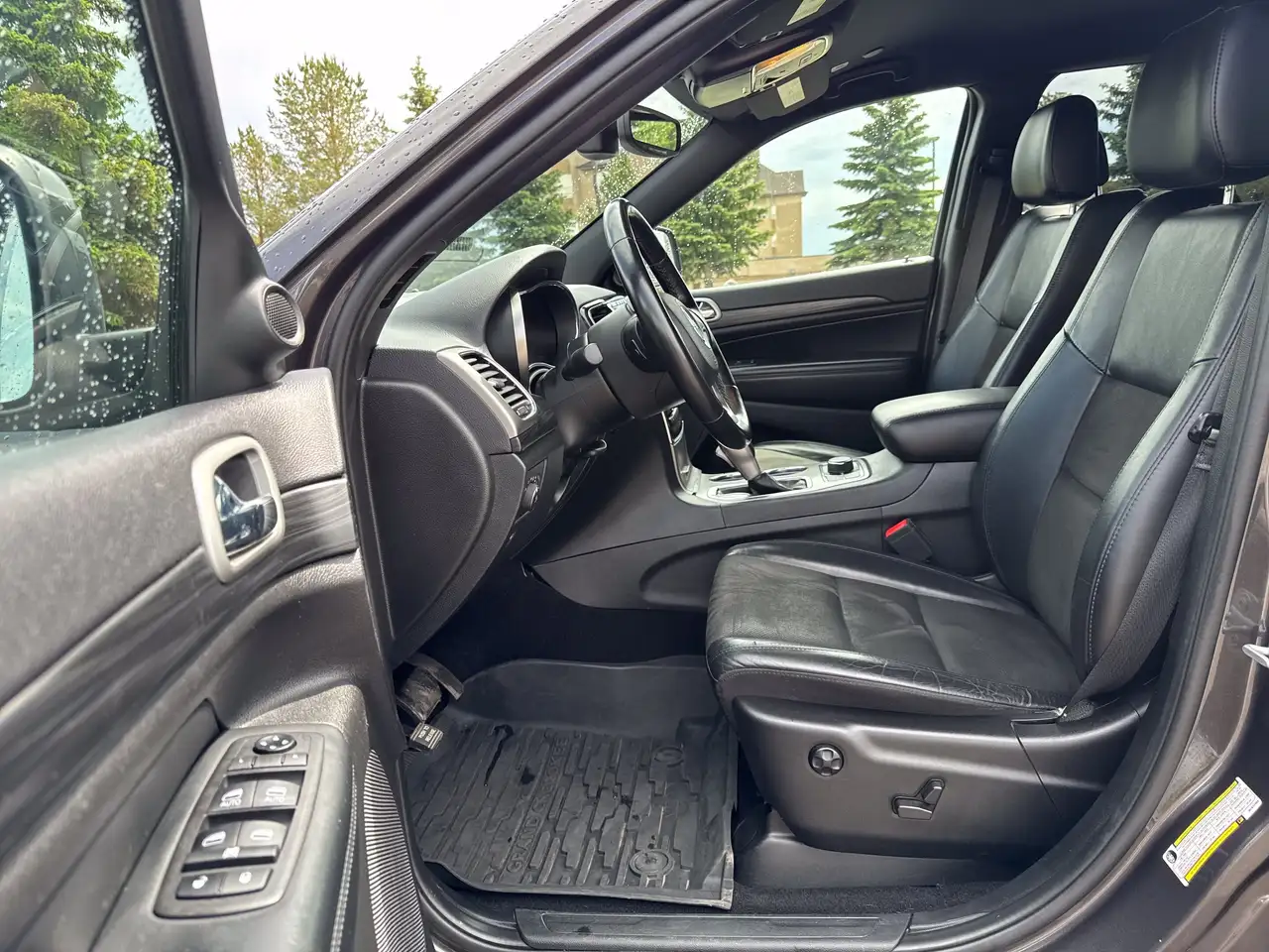 Jeep Grand Cherokee снимка Jeep Grand Cherokee