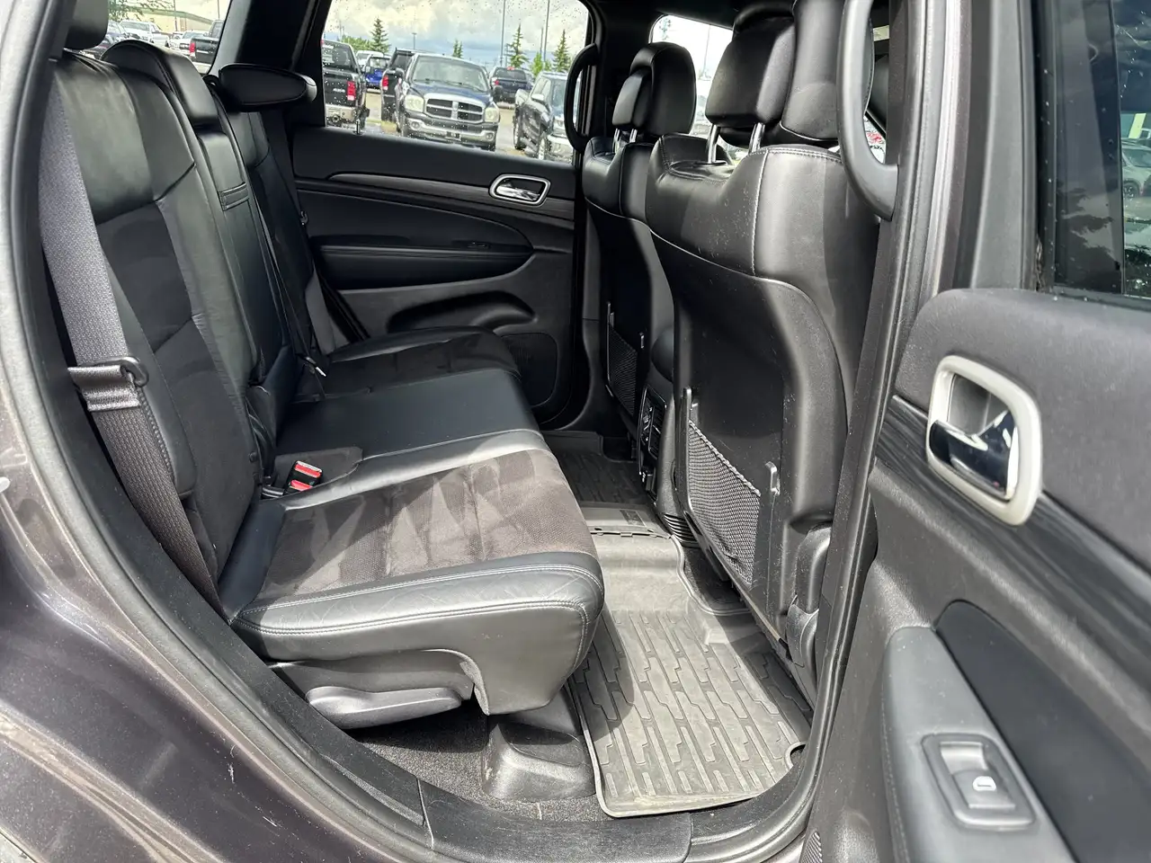 Jeep Grand Cherokee снимка Jeep Grand Cherokee