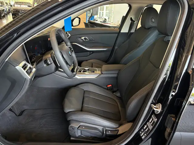 BMW 3 Series view 13