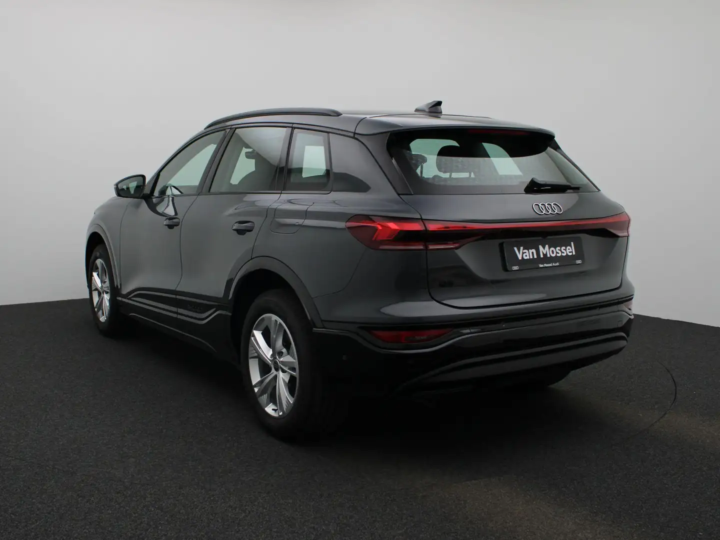 Audi Q6 e-tron edition 83 kWh Grigio - 2