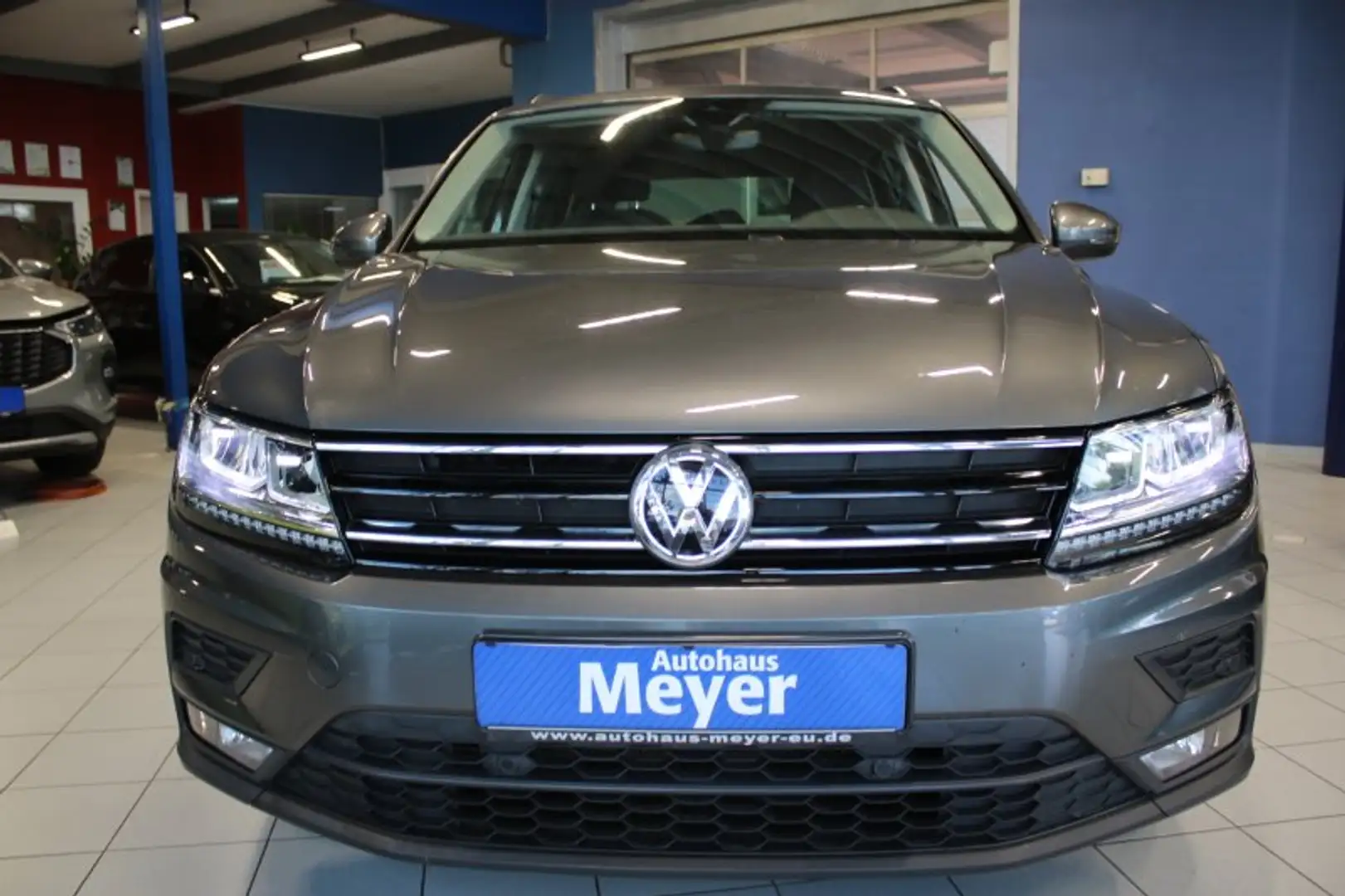 Volkswagen Tiguan 1.5 TSI OPF Navi/Led/Sitzh/Temp/PDC Gris - 2
