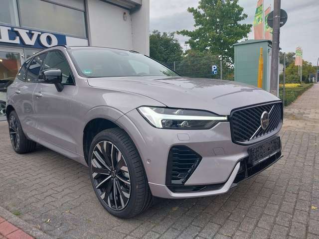 Imagine Volvo XC60 Ultra Dark Recharge Plug-In Hybrid AWD