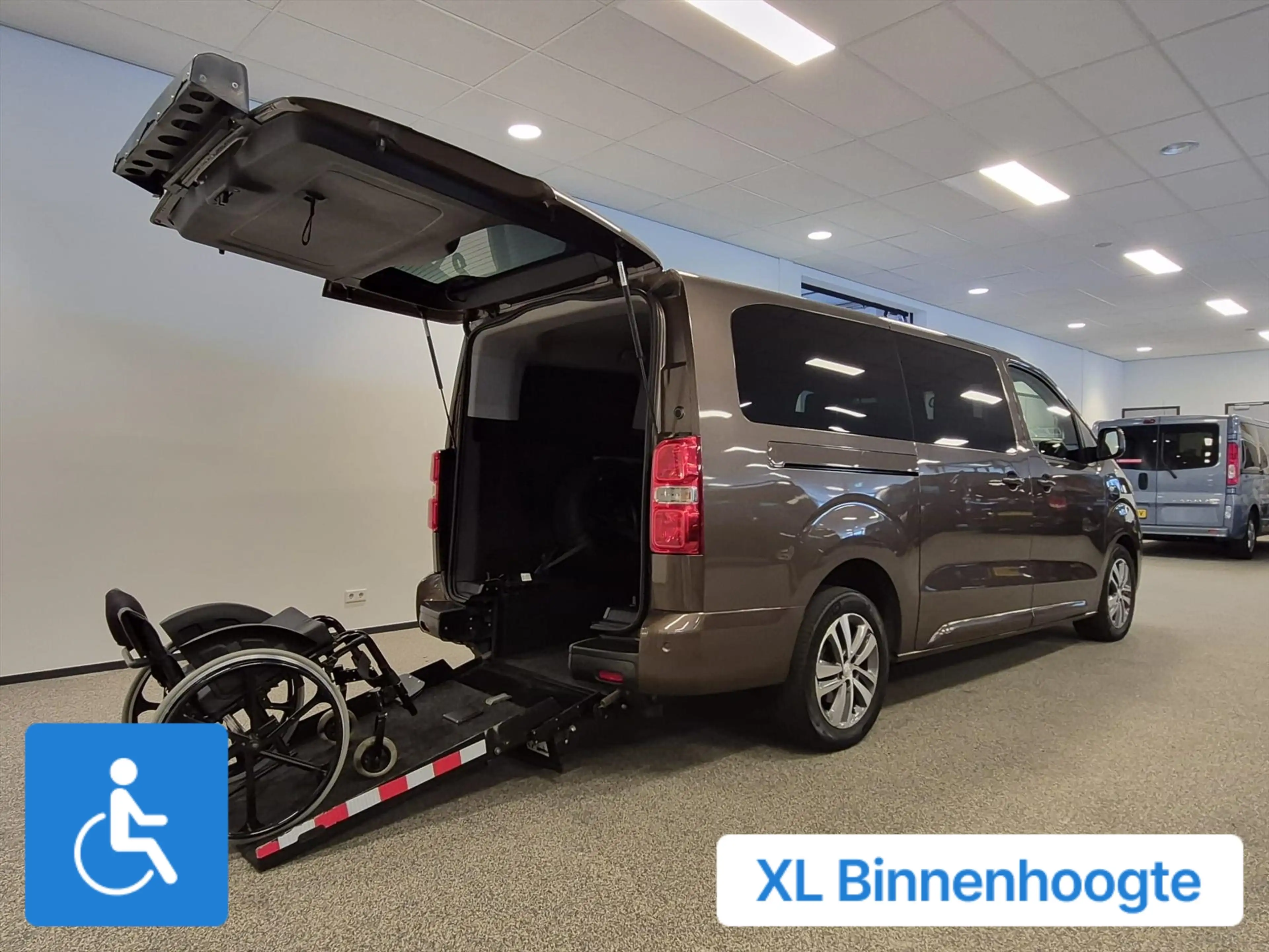 Peugeot Expert L3H1 Rolstoelbus 5+1 XXL-Ombouw 150cm bodemverlagi — photo 2