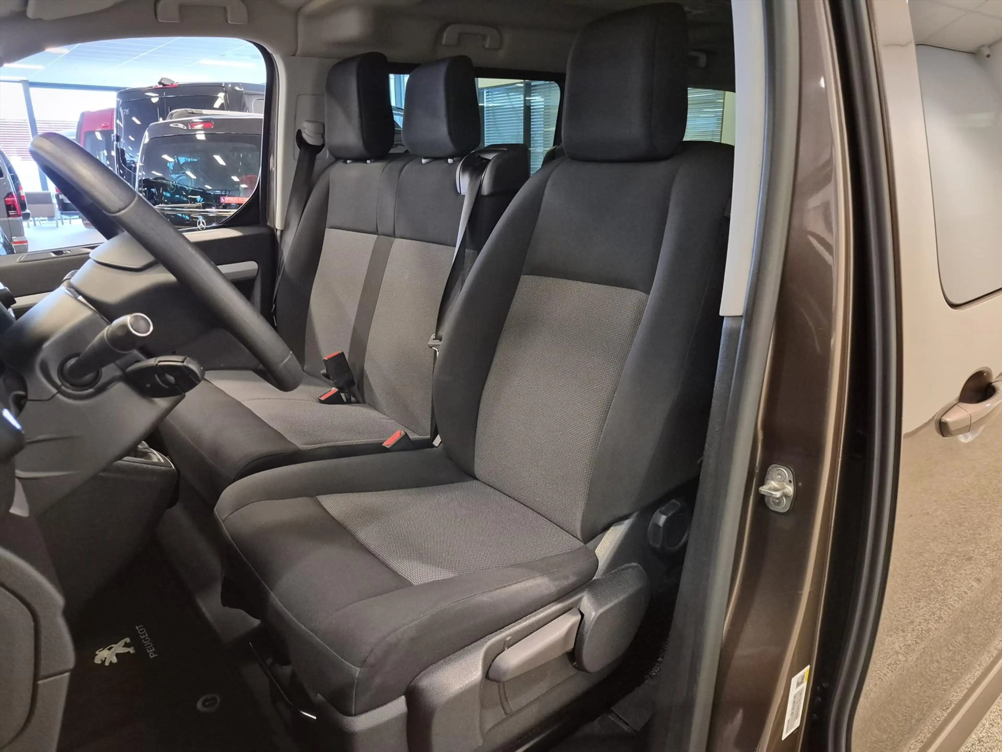 Peugeot Expert L3H1 Rolstoelbus 5+1 XXL-Ombouw 150cm bodemverlagi — photo 19