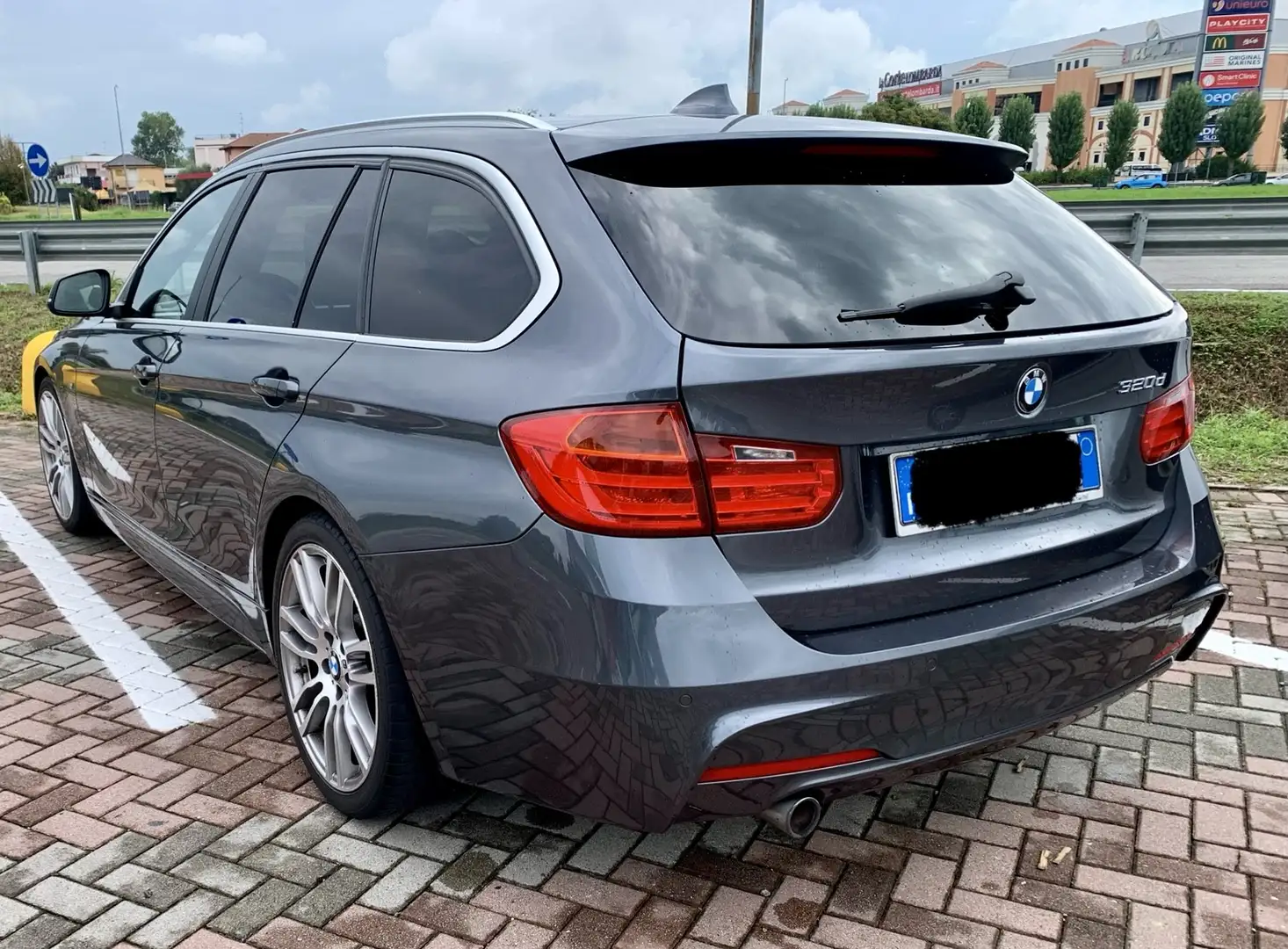 BMW 320 320d Touring M SPORT - 2