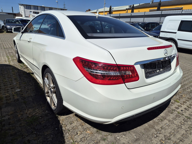 Mercedes-Benz E 200 E 200 CGI BlueEfficiency Sport-Paket AMG-Line — photo 6