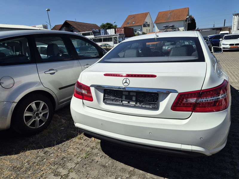 Mercedes-Benz E 200 E 200 CGI BlueEfficiency Sport-Paket AMG-Line — photo 3