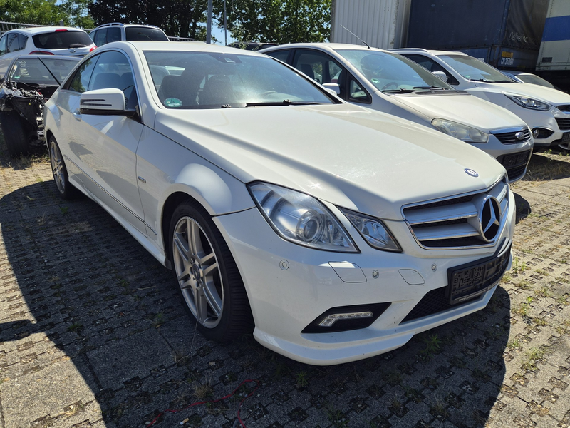 Mercedes-Benz E 200 E 200 CGI BlueEfficiency Sport-Paket AMG-Line — photo 5