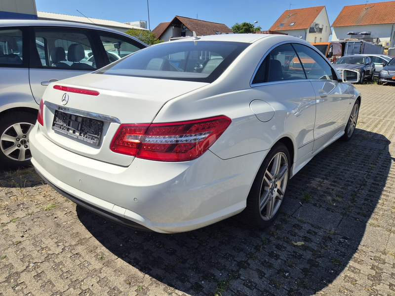 Mercedes-Benz E 200 E 200 CGI BlueEfficiency Sport-Paket AMG-Line — photo 4