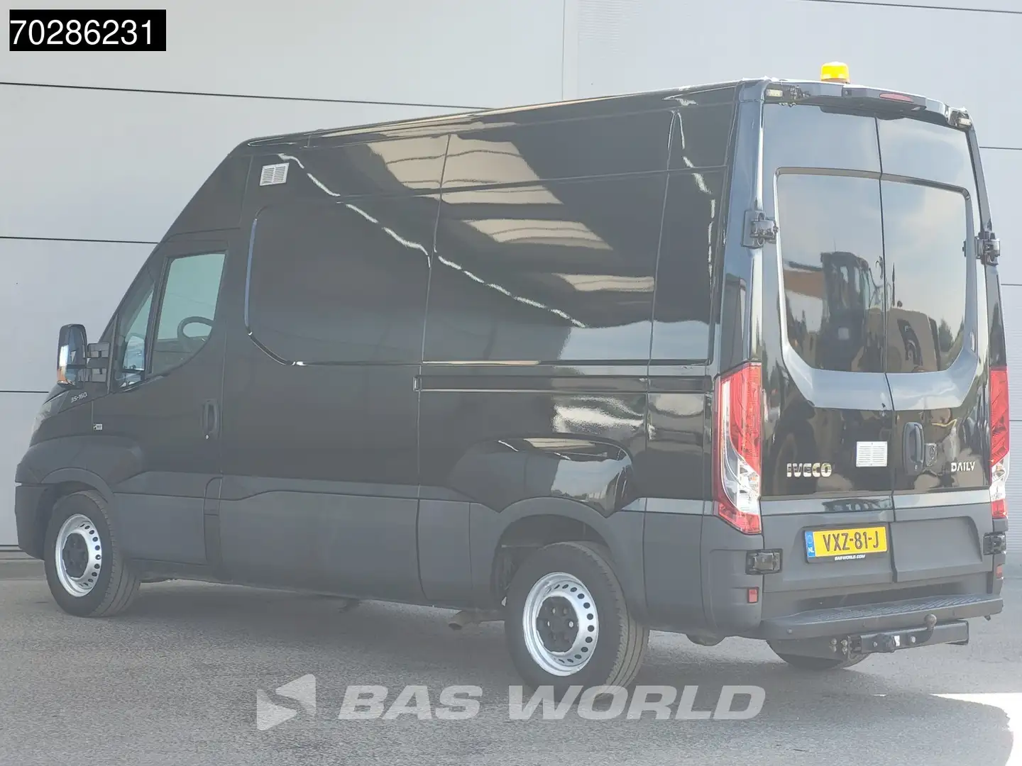 Iveco Daily 35S16 3,5t Trekhaak L2H2 Airco Cruise Camera Parke Zwart - 2