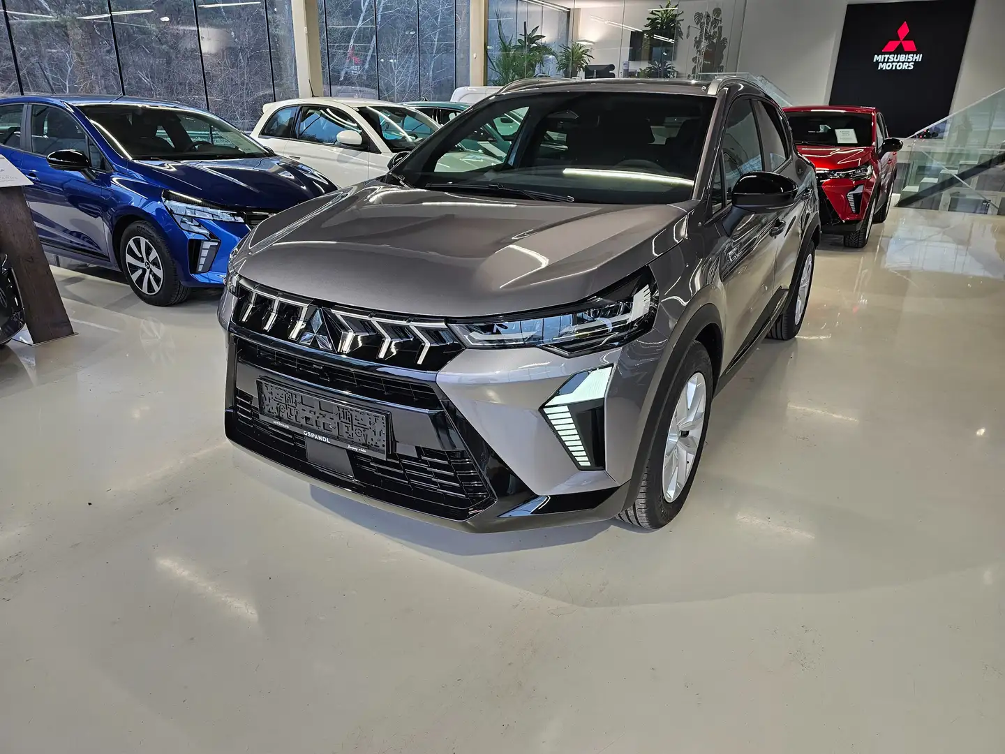Mitsubishi ASX 1,6 MPI HEV Invite Grau - 1