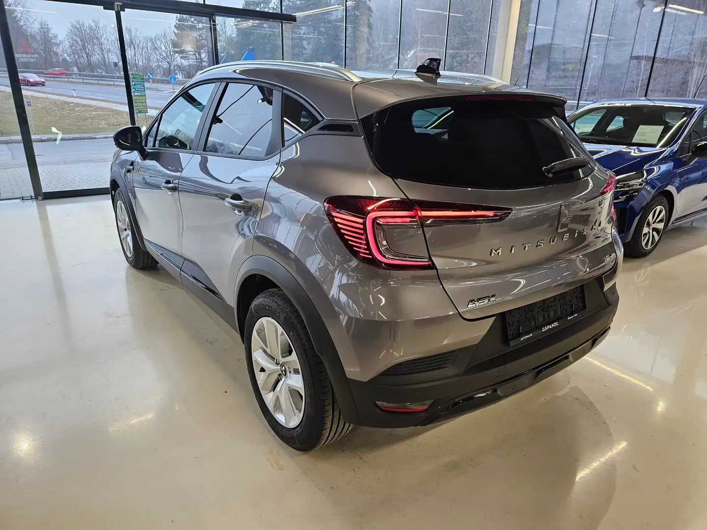 Mitsubishi ASX 1,6 MPI HEV Invite Grau - 2
