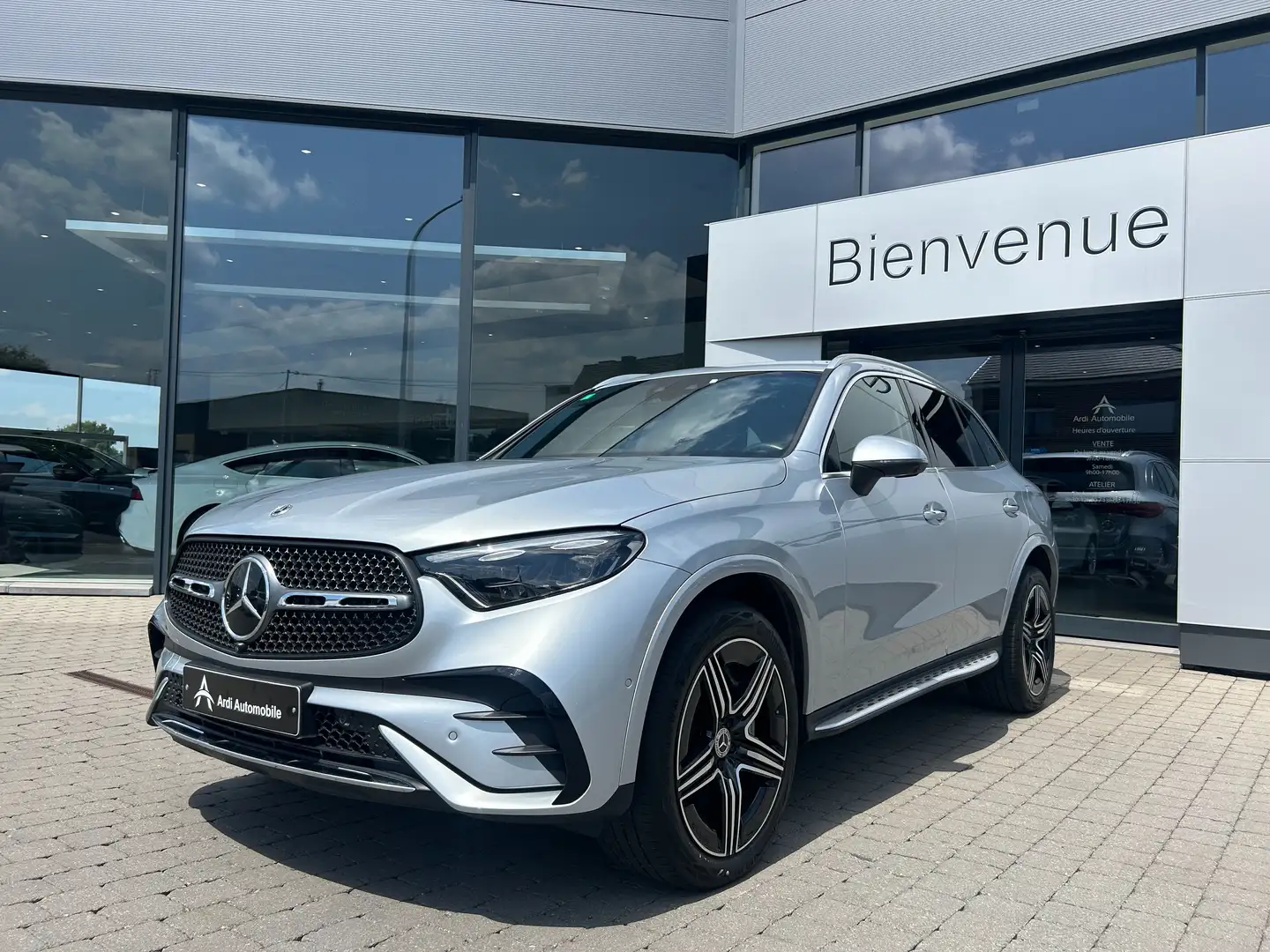 Mercedes-Benz GLC 300 PHEV de 4MATIC *GARANTIE*PACK AMG*1ER PROP*LED AMB Zilver - 1