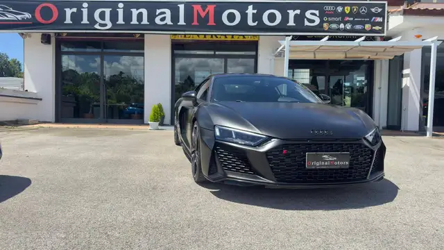 Audi R8 main image
