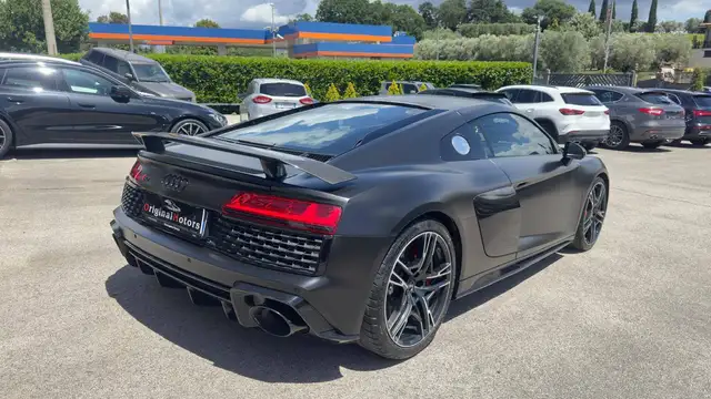 Audi R8 view 8