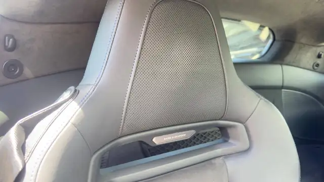 Audi R8 view 13