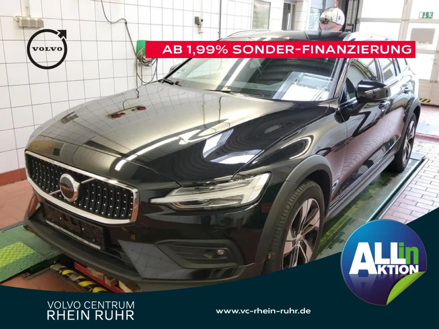 Volvo V60 Cross Country Plus B4 AWD +WINTER PAKET+ Zwart - 1