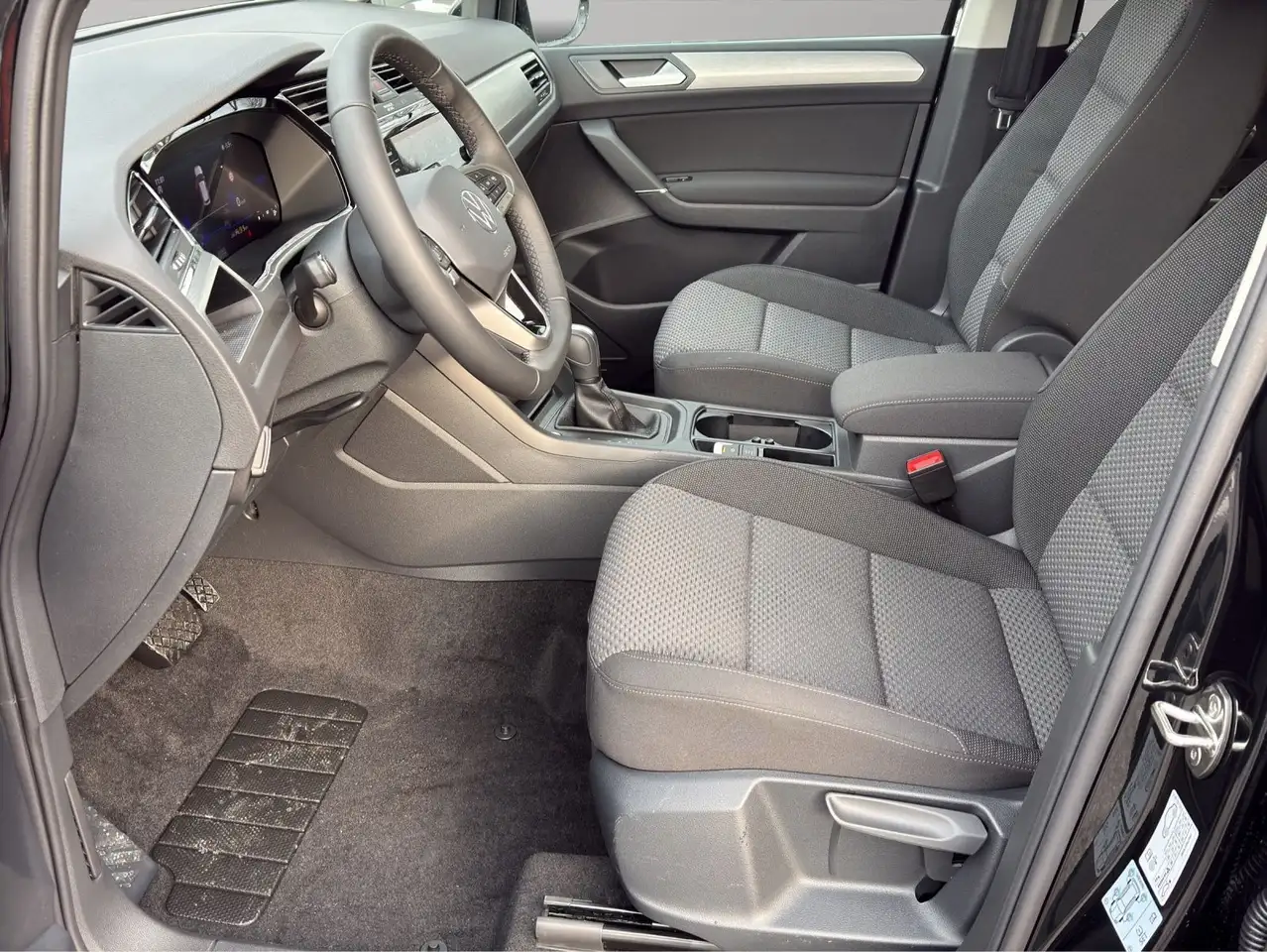 Volkswagen Touran Comfortline 1.5 TSI DSG AHK+ACC+IQ.LIGHT 9
