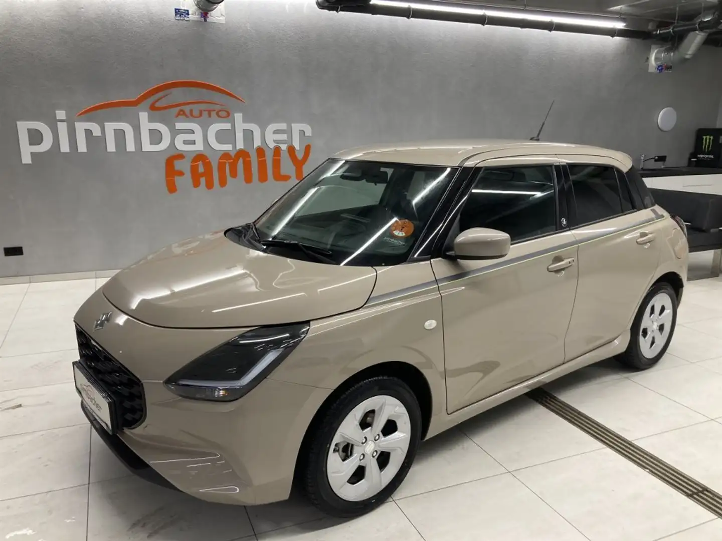 Suzuki Swift 1.2 HYBRID shine Blanc - 1