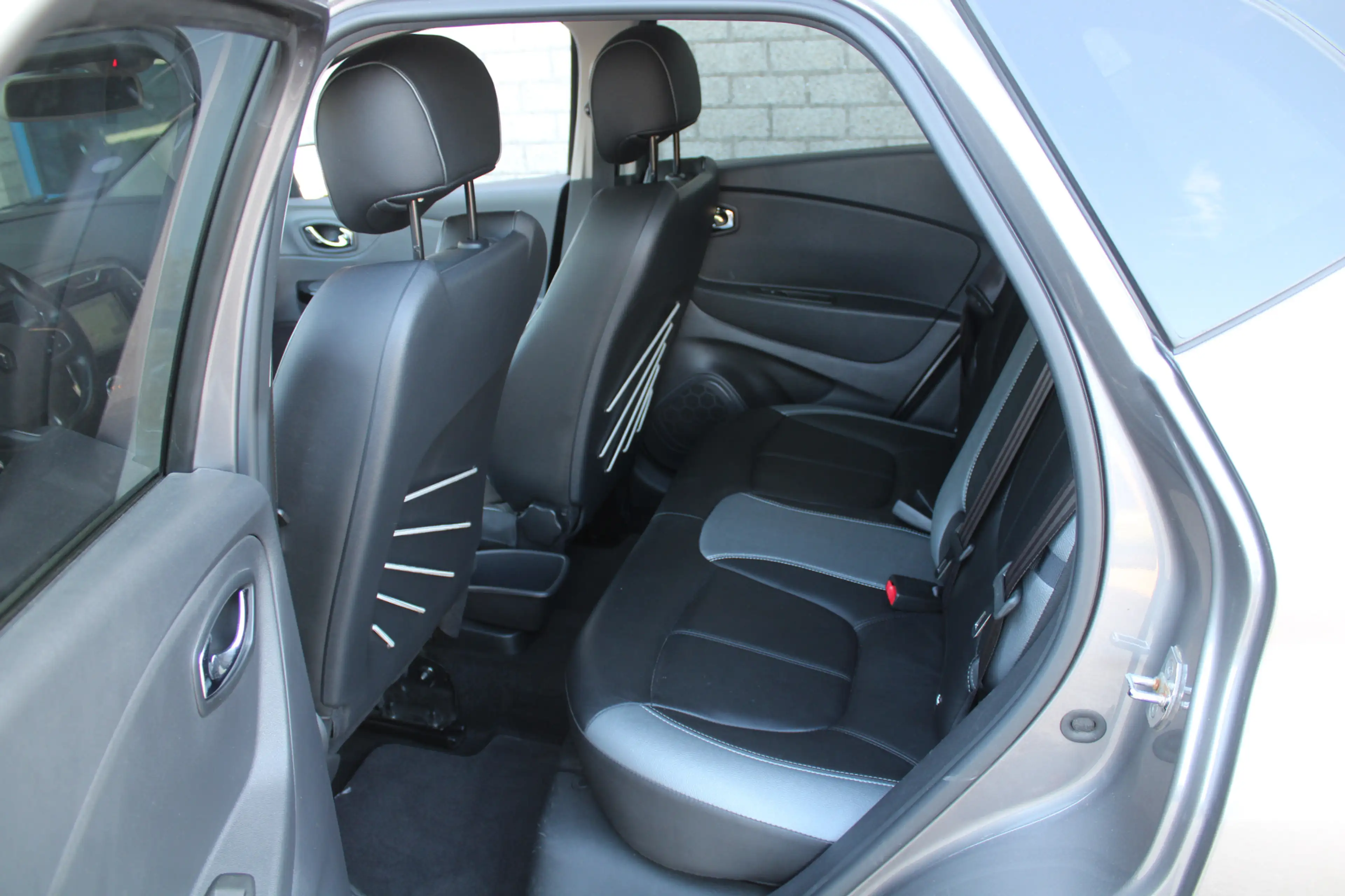Renault Captur 1.2 TCe Xmod Clima Leder Trekhaak — photo 18