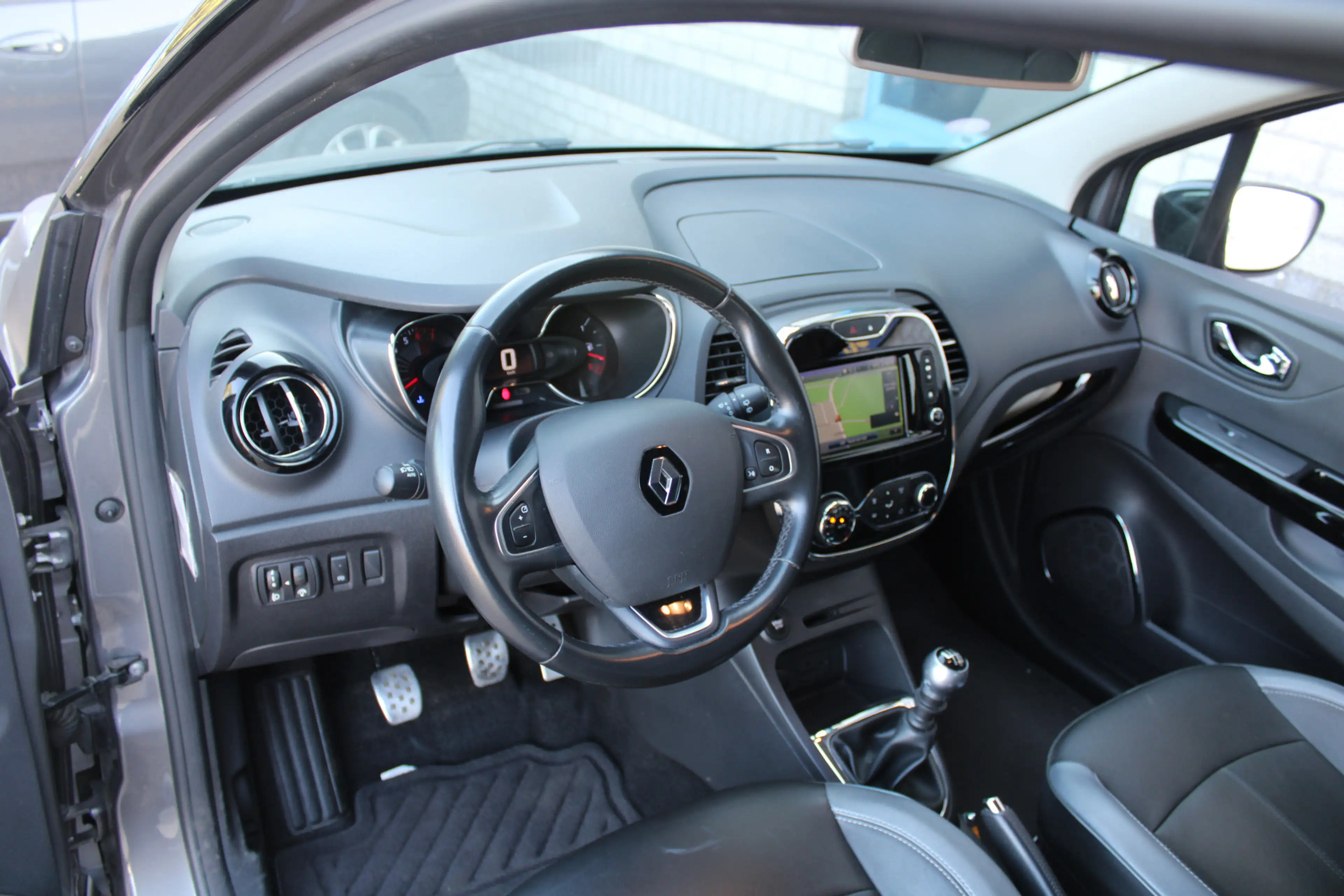 Renault Captur 1.2 TCe Xmod Clima Leder Trekhaak — photo 4