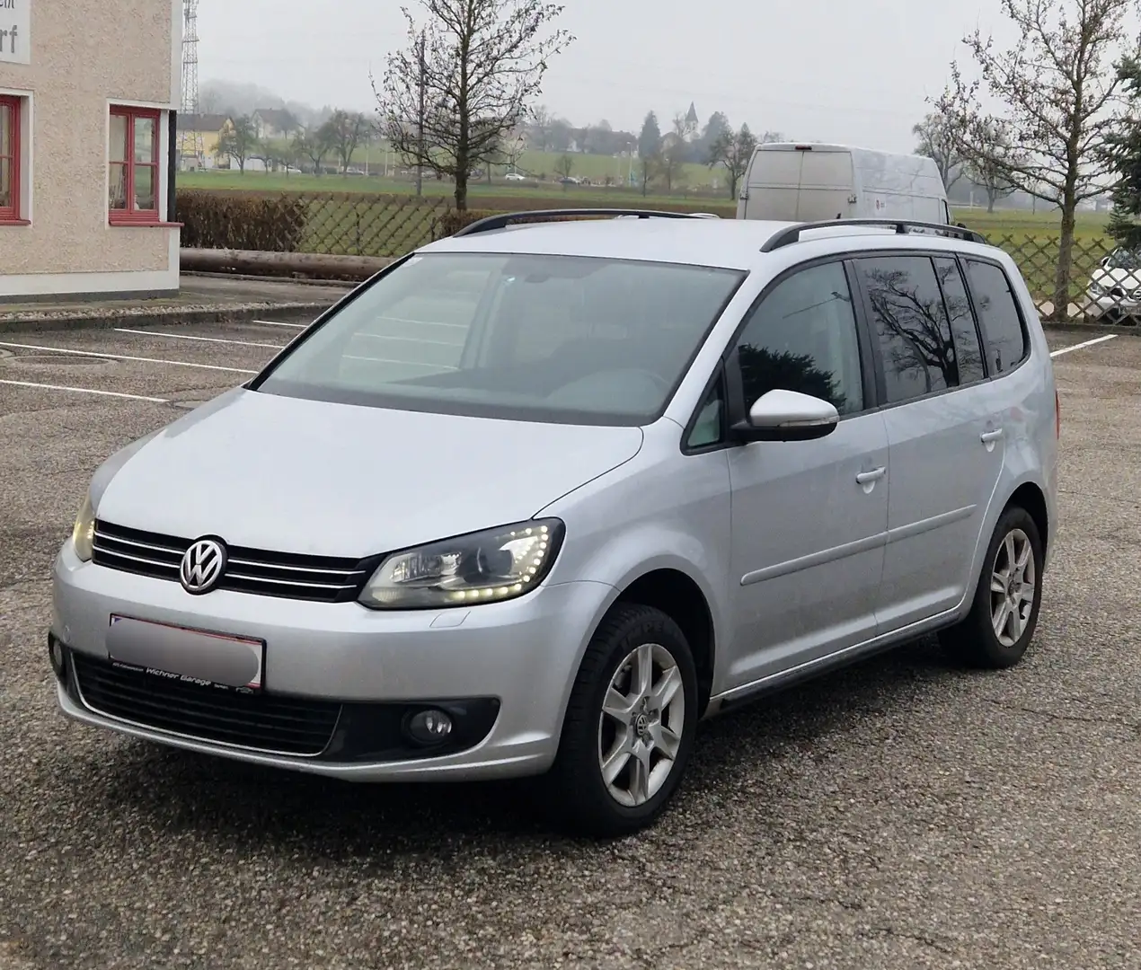 Volkswagen Touran Comfortline 2,0 BMT TDI DPF DSG Silber - 2