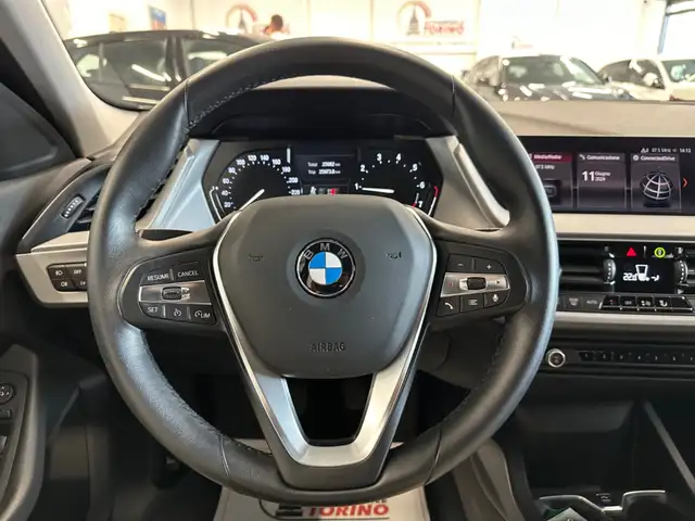 BMW 1 Series view 14