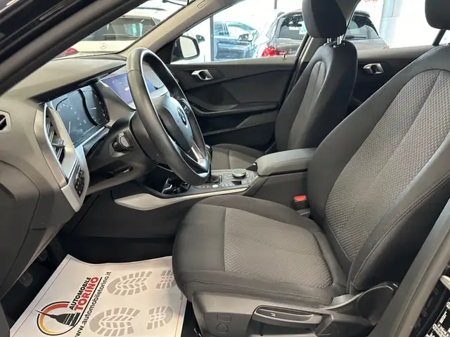 BMW 1 Series view 9