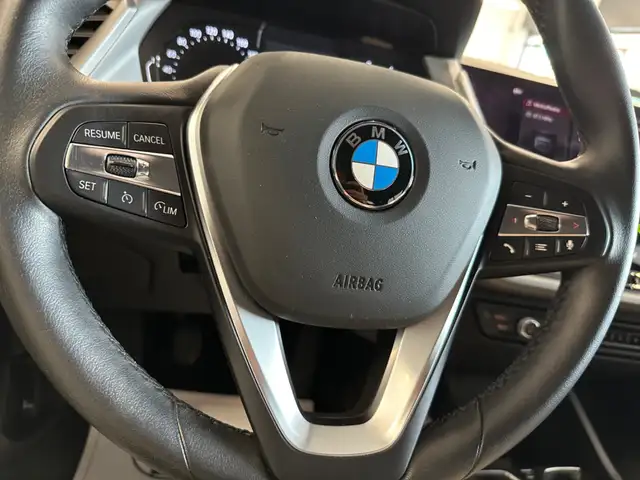 BMW 1 Series view 16