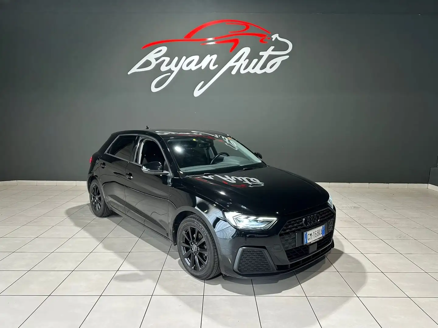 Audi A1 Sportback 25 1.0 tfsi Identity Black s-tronic Nero - 2