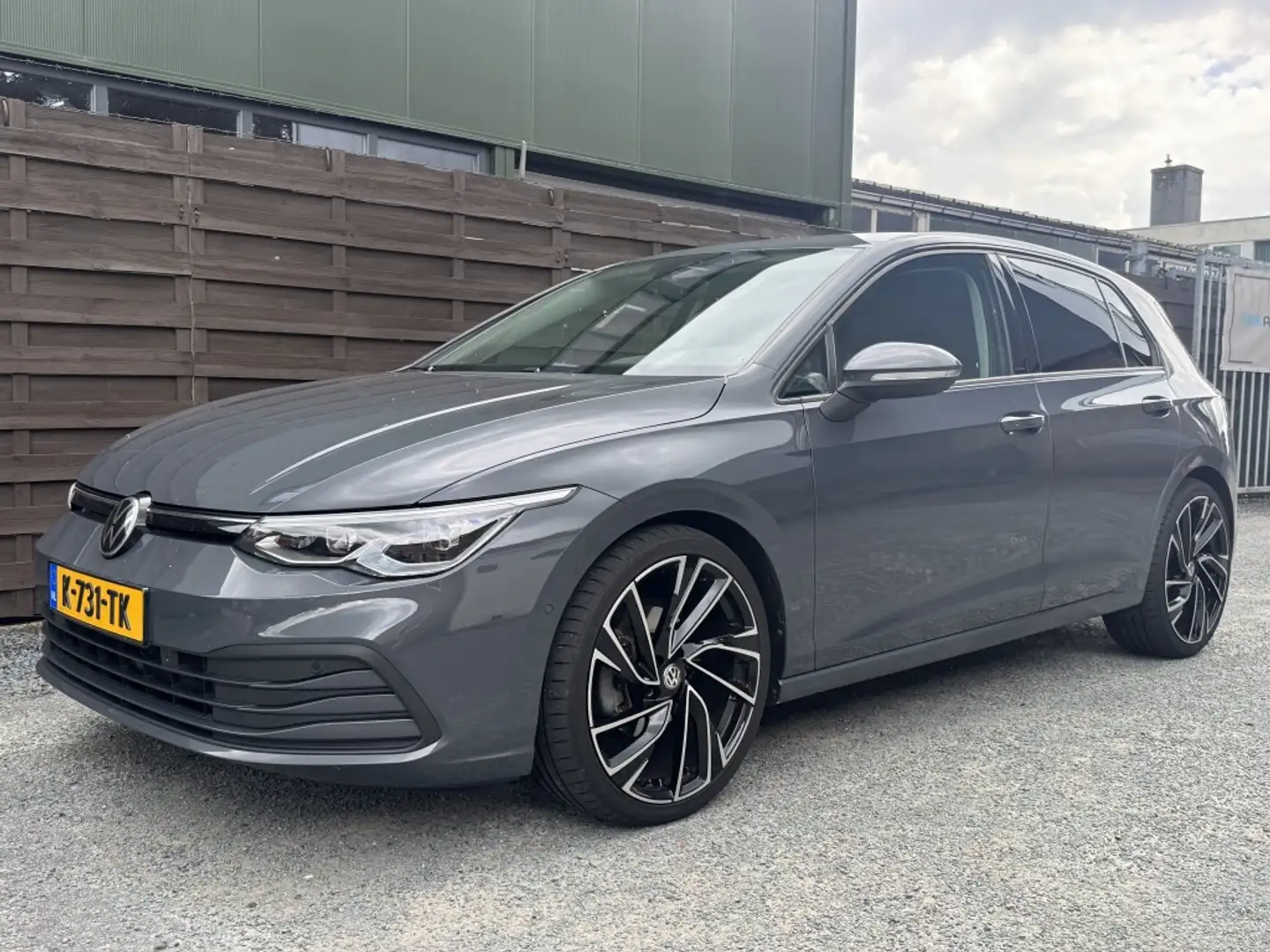 Volkswagen Golf 1.0 eTSI Life / DISTRIBUTIE VV / 19'' LM / NL-AUTO Gris - 2