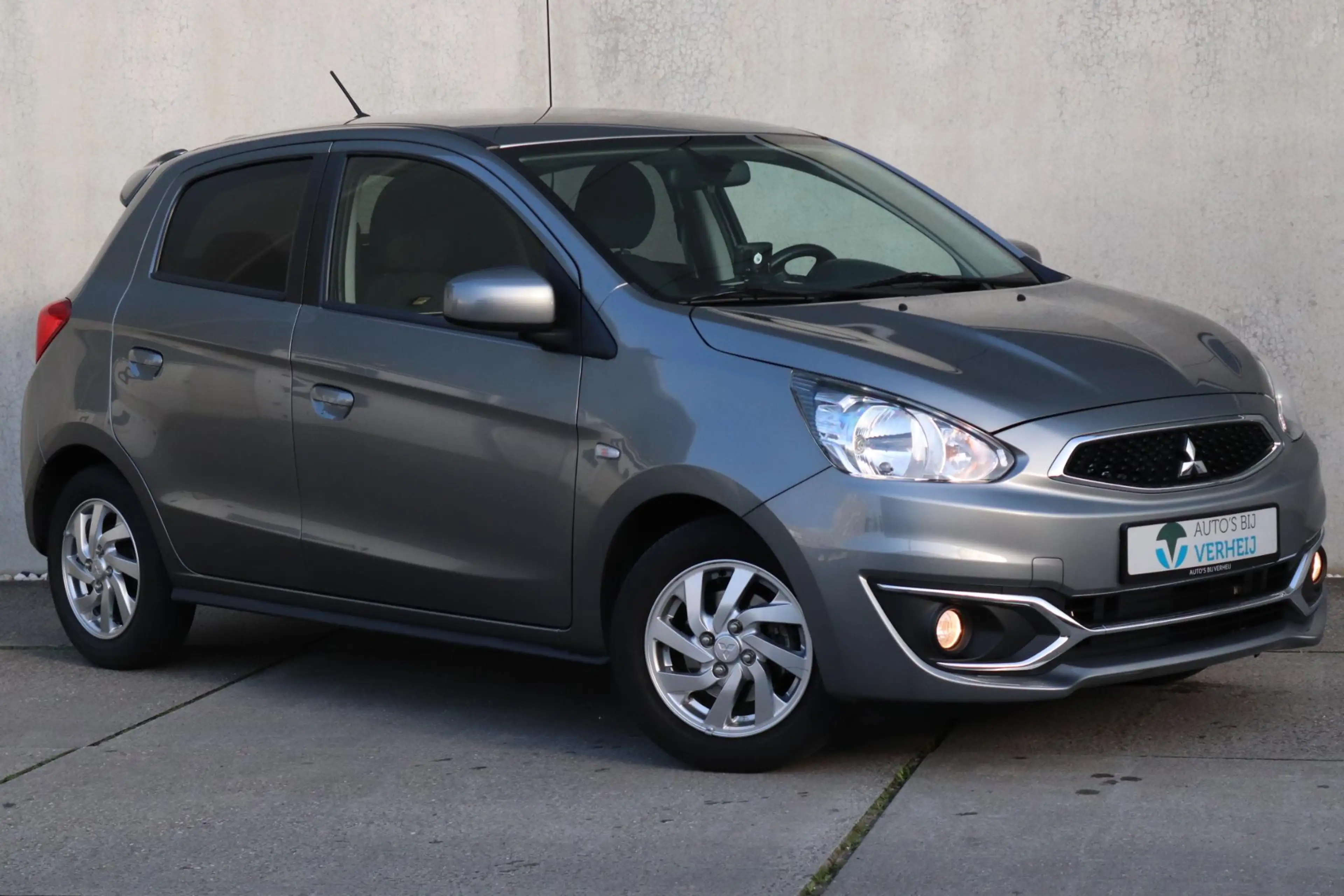 Mitsubishi Space Star 1.0 Active / AUTOMAAT / APPLE CARPLAY / LICHTMETA — photo 2
