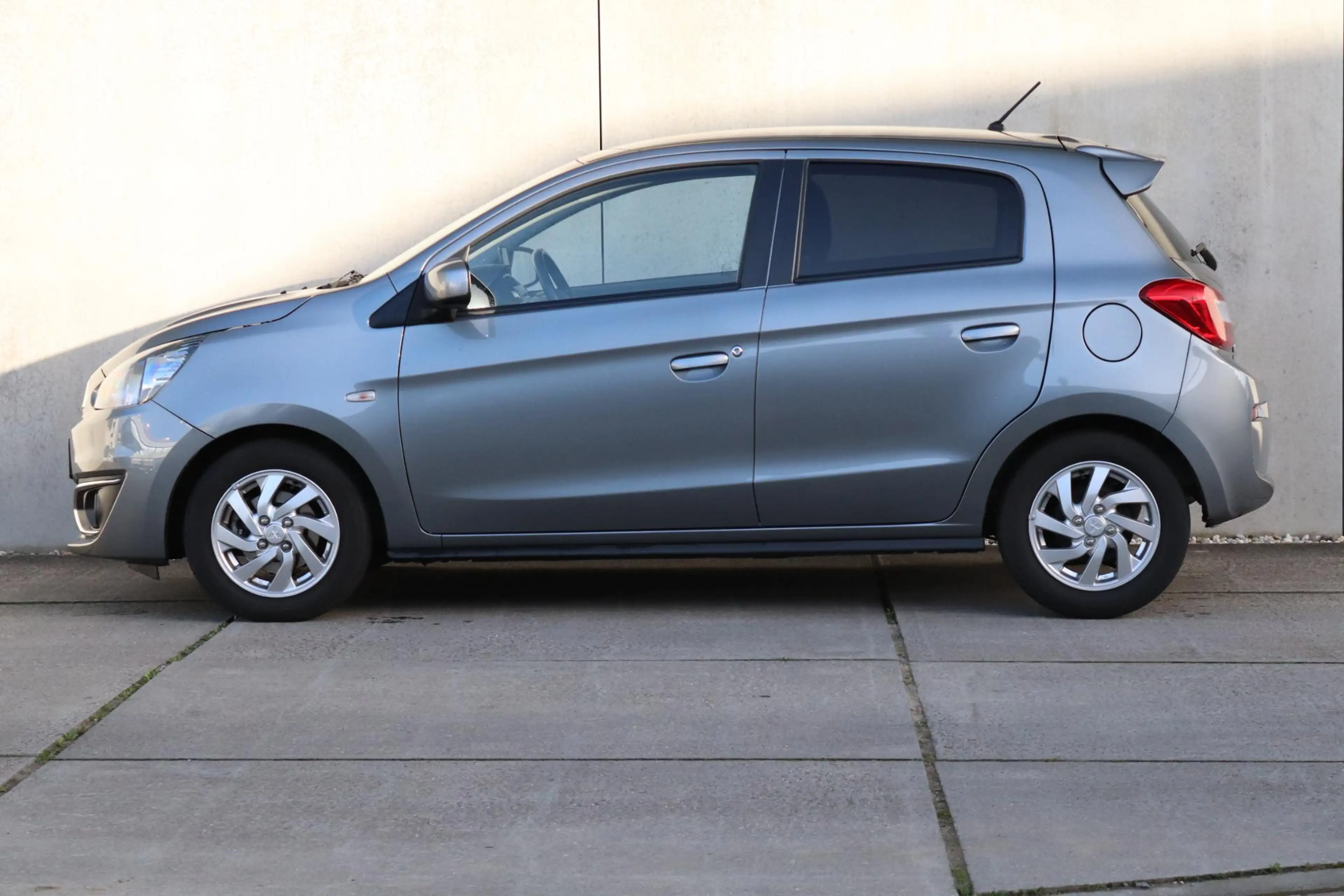 Mitsubishi Space Star 1.0 Active / AUTOMAAT / APPLE CARPLAY / LICHTMETA — photo 7