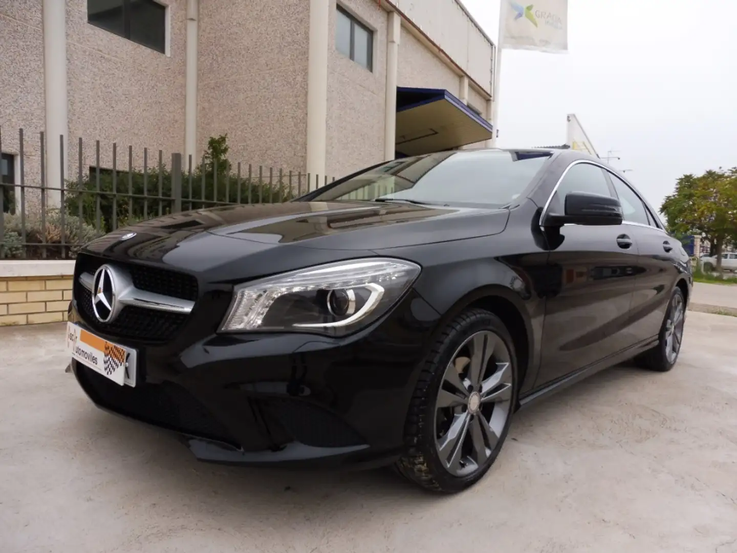 Mercedes-Benz CLA 180 Negro - 2