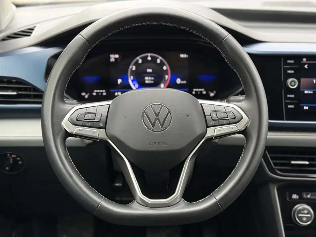 Volkswagen Taos снимка Volkswagen Taos