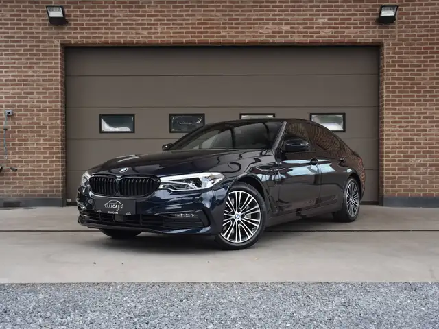 BMW 530 eAS PHEV / SPORT LINE / SCHUIFDAK / CARPLAY / GPS / HARMAN/KARDON / HEAD UP / TREKHAAK / SOFT CLOSE
