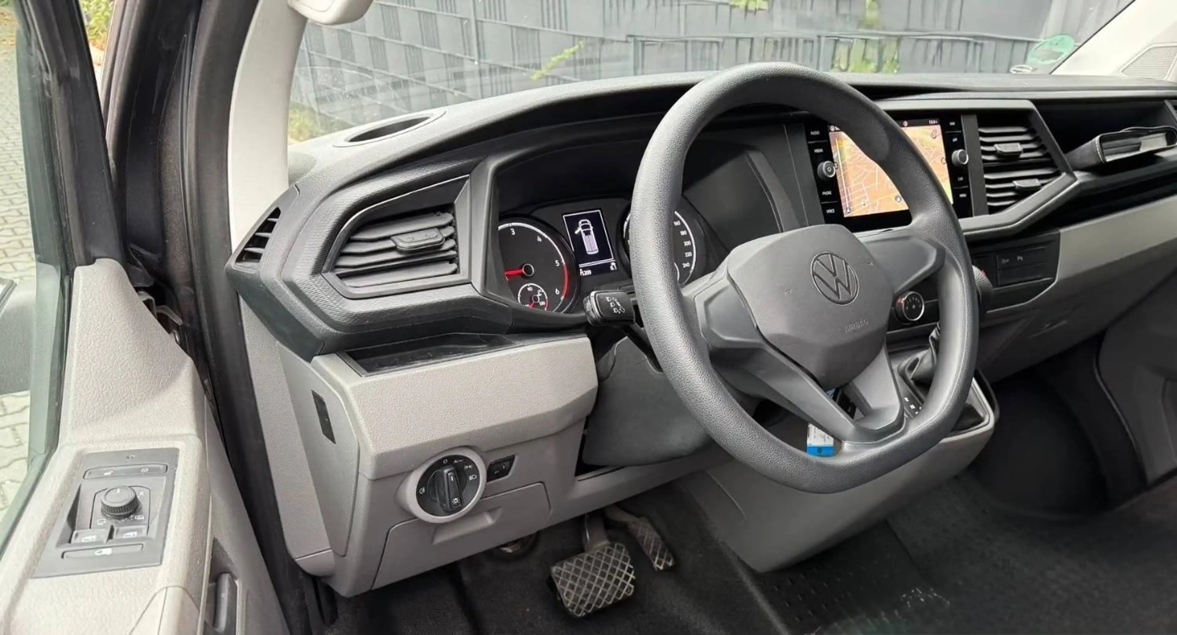 Volkswagen T6.1 Multivan 2,0 TDI *AUTOMATIK *NAVI+RFK *AHK *GARANTIE+FIN. — photo 8