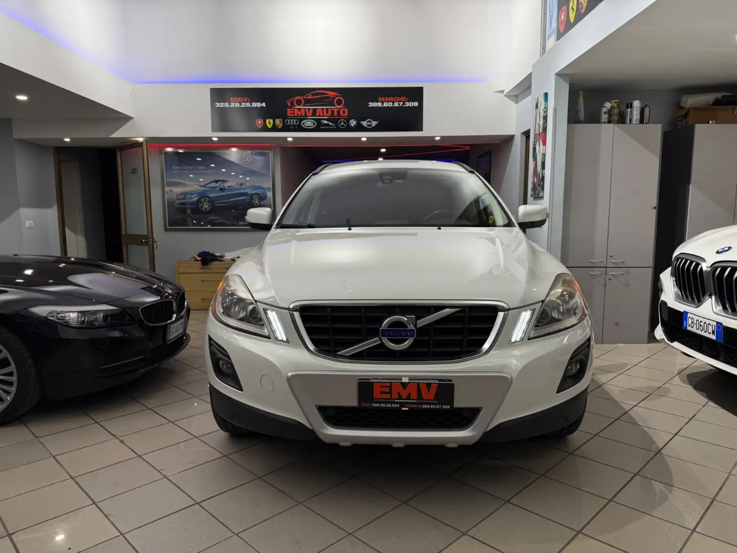 Volvo XC60 XC60 2.4 D 175 CV FWD DRIVe Summum Bianco - 2