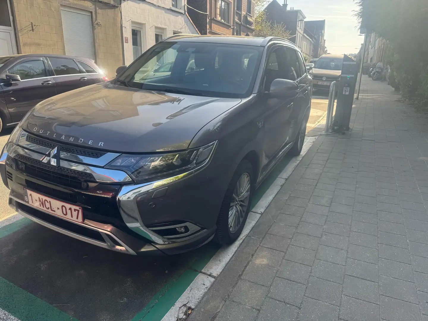 Mitsubishi Outlander 2.4i 4WD PHEV Instyle Brons - 1