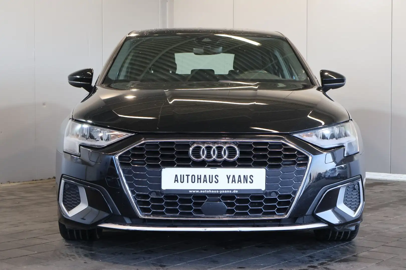 Audi A3 30 TFSI Aut. advanced AID+ACC+KEY+LED+NAVI+17 Noir - 2