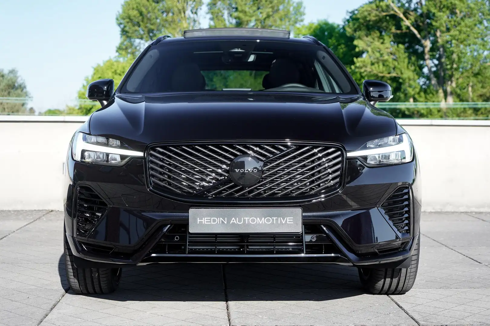 Volvo XC60 T6 Plug-In Hybrid Plus Black Edition | Harman/Kard Zwart - 2