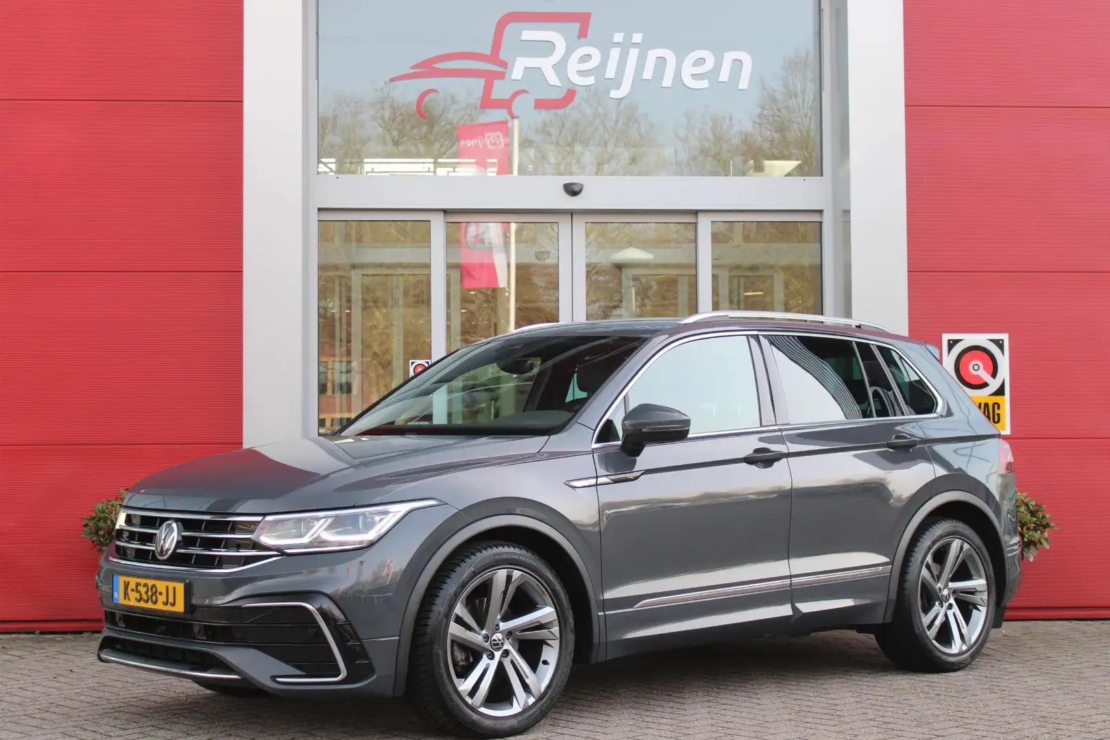 Volkswagen Tiguan 1.5 TSI 150PK R-Line Business+ | LED MATRIX KOPLAM Grau - 1