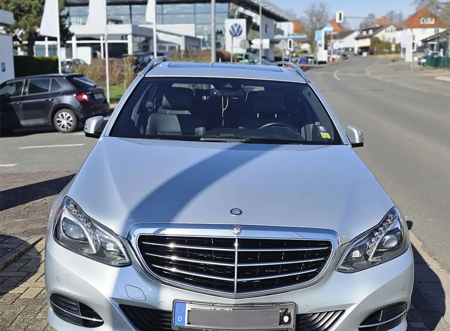 Mercedes-Benz E 220 Срібний - 1